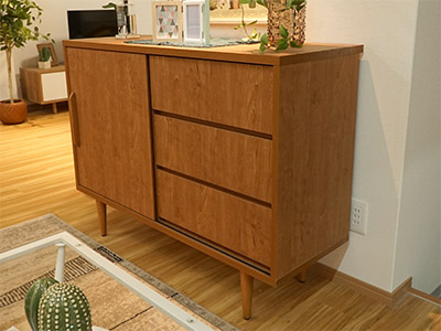 リビングサイドボード